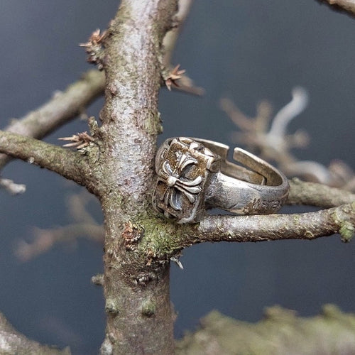 WHITEVALENTINE/Cross gothic thin ring