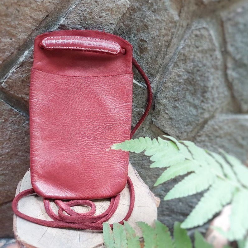 Delle Cose/Mobile pouch(Red)