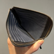 Load image into Gallery viewer, Reptile&#39;s House/Black Leather Cardcase