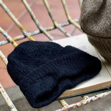 Load image into Gallery viewer, 日本設計師帽款/Unisex Mohair Knitting Cap (Khaki/Black)