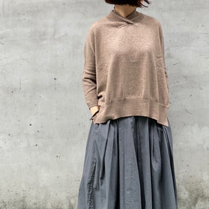 Cross over neck cashmere sweater