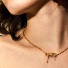 Load image into Gallery viewer, Cecile Boccara/Necklace with small knot