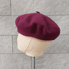 Load image into Gallery viewer, Doria/Wool Beret(Red/Caramel/Burgundy) - OBEIOBEI