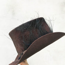 Load image into Gallery viewer, Move/Dark Brown Top Hat (thin feather) - OBEIOBEI